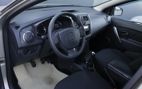 Renault Logan II, 2017 год, 785 000 рублей, 6 фотография