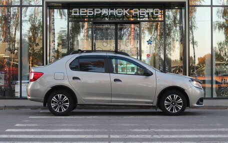 Renault Logan II, 2017 год, 785 000 рублей, 4 фотография