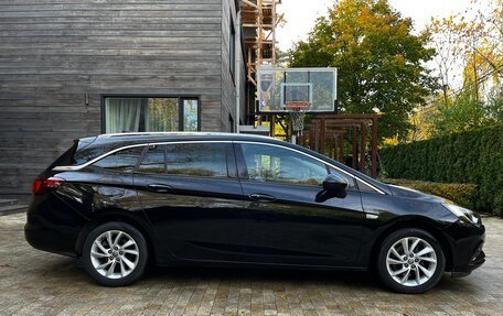 Opel Astra K, 2017 год, 1 350 000 рублей, 2 фотография