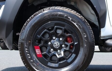 Toyota Hilux VIII, 2026 год, 9 990 000 рублей, 12 фотография