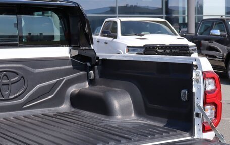 Toyota Hilux VIII, 2026 год, 9 990 000 рублей, 18 фотография