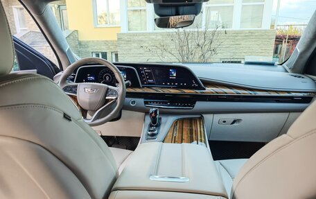 Cadillac Escalade V, 2022 год, 10 500 000 рублей, 15 фотография