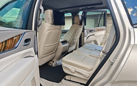 Cadillac Escalade V, 2022 год, 10 500 000 рублей, 11 фотография