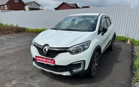 Renault Kaptur I рестайлинг, 2019 год, 990 000 рублей, 24 фотография
