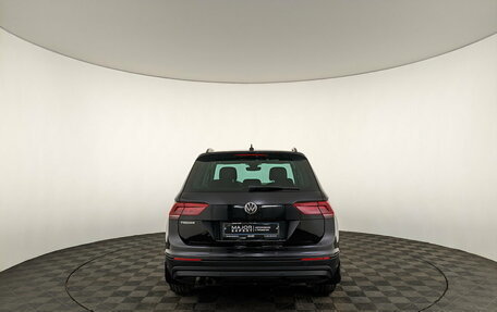 Volkswagen Tiguan II, 2019 год, 1 959 000 рублей, 6 фотография