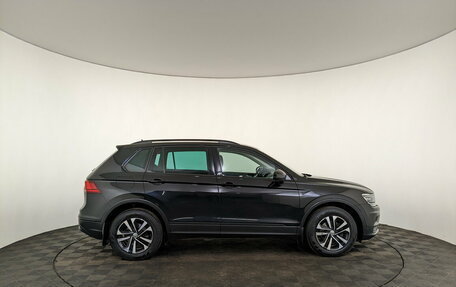 Volkswagen Tiguan II, 2019 год, 1 959 000 рублей, 4 фотография