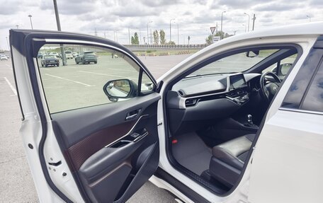 Toyota C-HR I рестайлинг, 2018 год, 2 130 000 рублей, 16 фотография