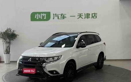 Mitsubishi Outlander III рестайлинг 3, 2022 год, 2 396 000 рублей, 1 фотография