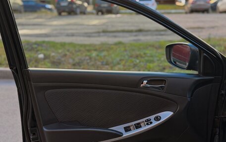 Hyundai Solaris II рестайлинг, 2012 год, 890 000 рублей, 16 фотография