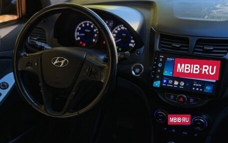 Hyundai Solaris II рестайлинг, 2012 год, 890 000 рублей, 20 фотография