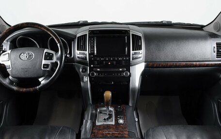 Toyota Land Cruiser 200, 2012 год, 3 499 000 рублей, 9 фотография