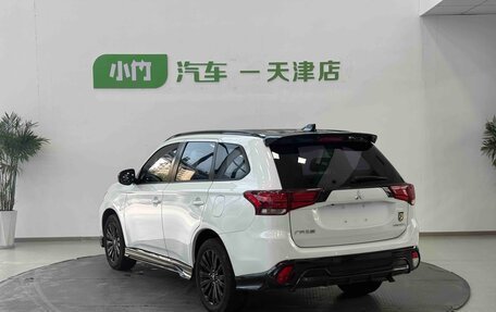 Mitsubishi Outlander III рестайлинг 3, 2022 год, 2 396 000 рублей, 8 фотография