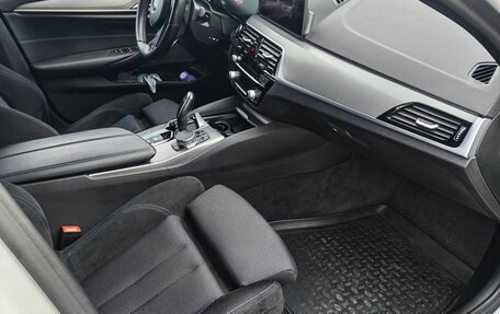 BMW 5 серия, 2019 год, 3 950 000 рублей, 14 фотография