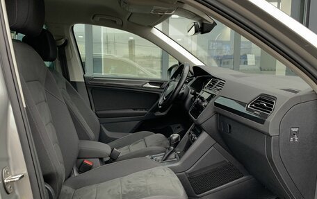 Volkswagen Tiguan II, 2019 год, 2 599 000 рублей, 16 фотография