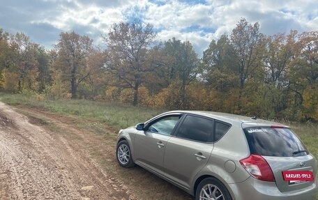 KIA cee'd I рестайлинг, 2011 год, 555 000 рублей, 2 фотография