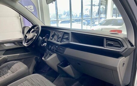 Volkswagen Caravelle T6 рестайлинг, 2020 год, 4 640 000 рублей, 18 фотография