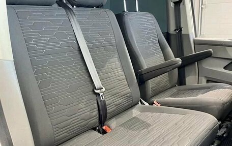 Volkswagen Caravelle T6 рестайлинг, 2020 год, 4 640 000 рублей, 19 фотография