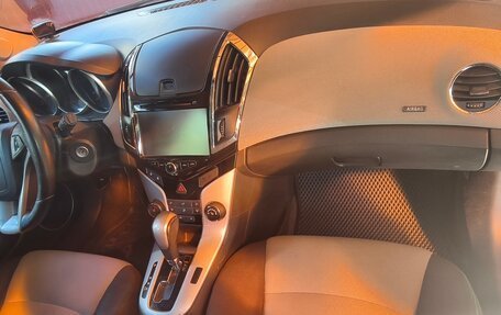 Chevrolet Cruze II, 2014 год, 990 000 рублей, 4 фотография
