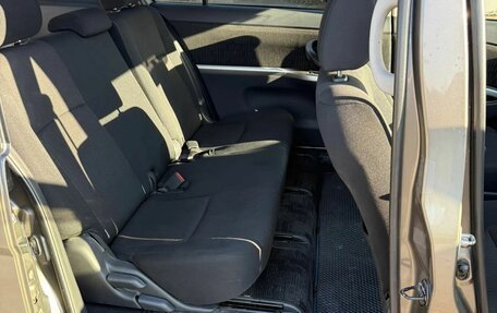 Toyota ISis I, 2012 год, 1 140 000 рублей, 20 фотография