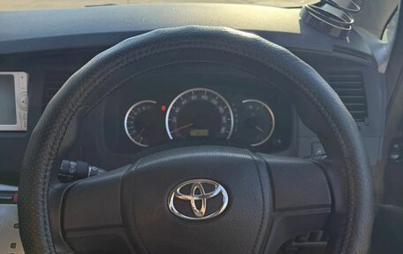 Toyota ISis I, 2012 год, 1 140 000 рублей, 25 фотография