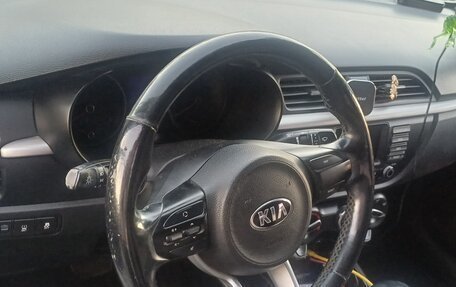KIA Rio IV, 2018 год, 1 400 000 рублей, 5 фотография