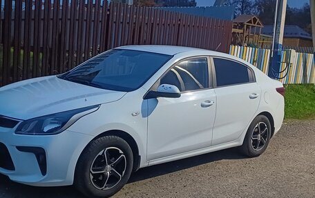 KIA Rio IV, 2018 год, 1 400 000 рублей, 2 фотография