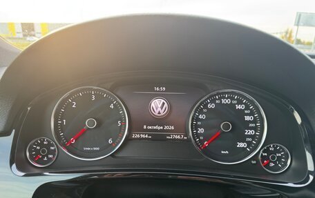 Volkswagen Touareg III, 2017 год, 2 700 000 рублей, 12 фотография