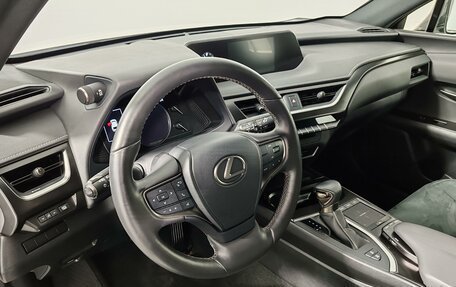 Lexus UX I, 2021 год, 2 999 000 рублей, 14 фотография
