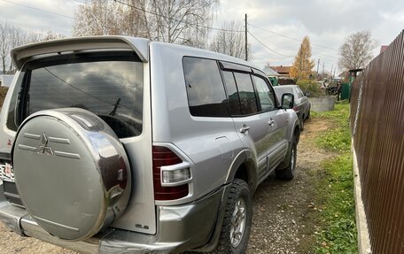 Mitsubishi Pajero III рестайлинг, 2001 год, 300 000 рублей, 2 фотография