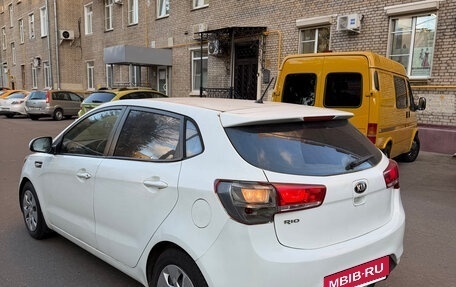 KIA Rio III рестайлинг, 2015 год, 920 000 рублей, 2 фотография
