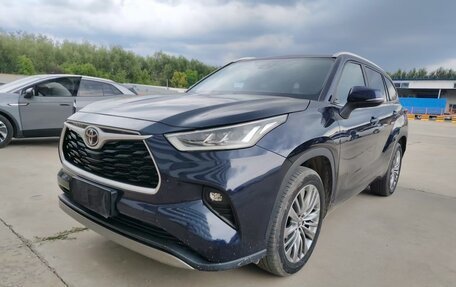 Toyota Highlander, 2022 год, 6 700 000 рублей, 1 фотография