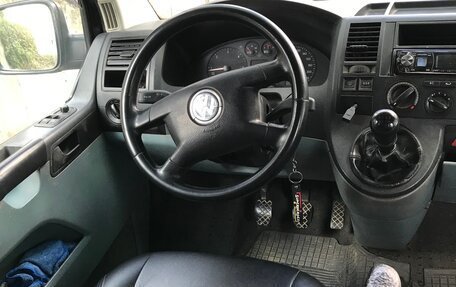 Volkswagen Transporter T5 рестайлинг, 2005 год, 1 350 000 рублей, 5 фотография