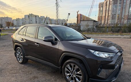 Toyota RAV4, 2019 год, 3 000 000 рублей, 3 фотография