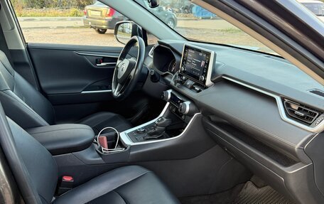 Toyota RAV4, 2019 год, 3 000 000 рублей, 6 фотография
