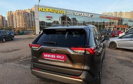 Toyota RAV4, 2019 год, 3 000 000 рублей, 4 фотография