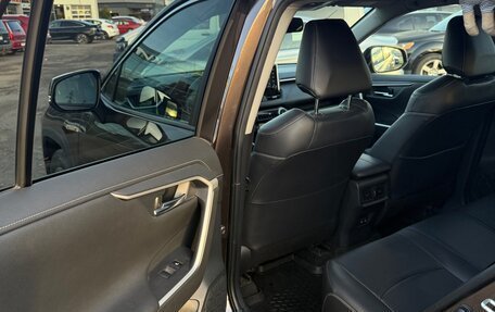 Toyota RAV4, 2019 год, 3 000 000 рублей, 9 фотография