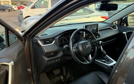 Toyota RAV4, 2019 год, 3 000 000 рублей, 11 фотография