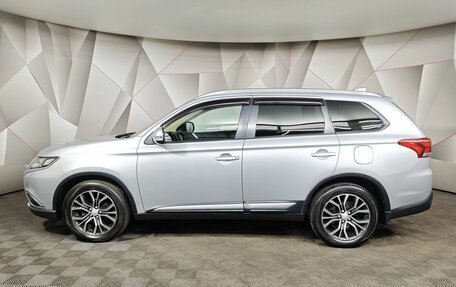Mitsubishi Outlander III рестайлинг 3, 2017 год, 1 855 000 рублей, 5 фотография