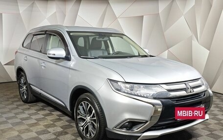 Mitsubishi Outlander III рестайлинг 3, 2017 год, 1 855 000 рублей, 3 фотография