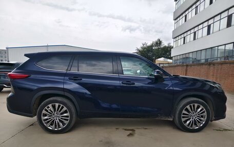 Toyota Highlander, 2022 год, 6 700 000 рублей, 6 фотография