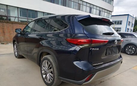 Toyota Highlander, 2022 год, 6 700 000 рублей, 8 фотография