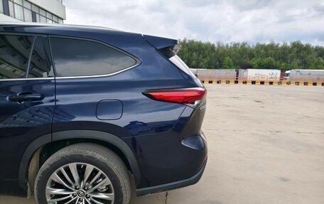 Toyota Highlander, 2022 год, 6 700 000 рублей, 10 фотография