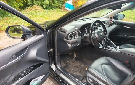 Toyota Camry, 2019 год, 2 250 000 рублей, 12 фотография
