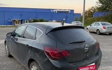 Opel Astra J, 2011 год, 280 000 рублей, 34 фотография