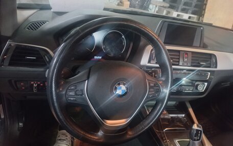 BMW 1 серия, 2018 год, 1 900 000 рублей, 14 фотография