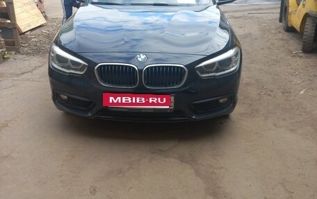 BMW 1 серия, 2018 год, 1 900 000 рублей, 11 фотография