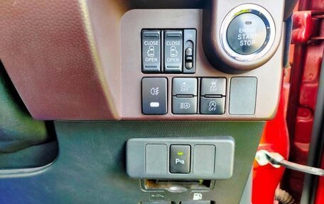 Toyota Roomy I, 2020 год, 1 050 000 рублей, 24 фотография