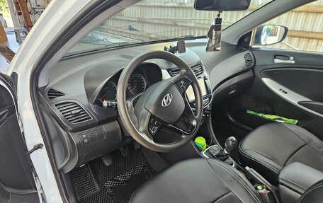 Hyundai Solaris II рестайлинг, 2014 год, 750 000 рублей, 10 фотография