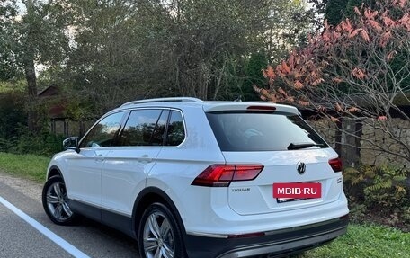 Volkswagen Tiguan II, 2017 год, 2 700 000 рублей, 3 фотография
