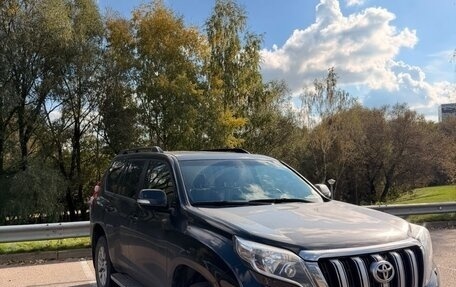 Toyota Land Cruiser Prado 150 рестайлинг 2, 2017 год, 4 800 000 рублей, 3 фотография